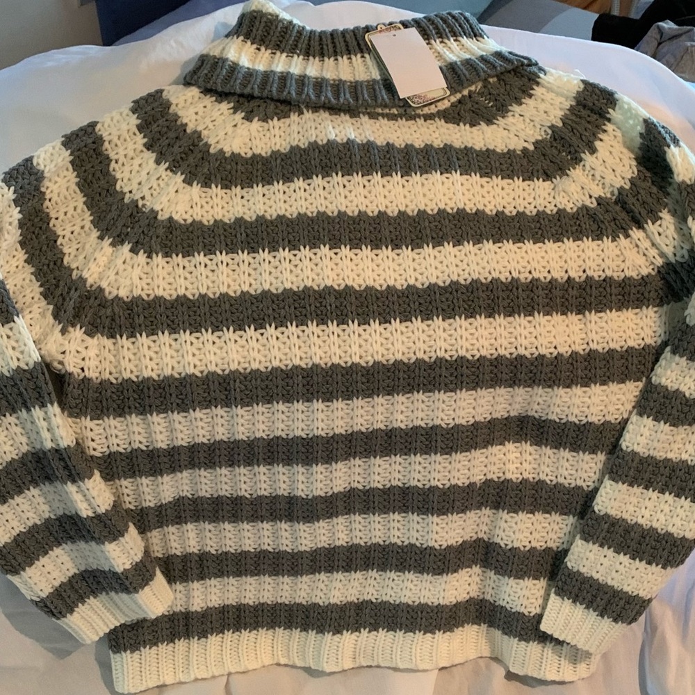 Grey and white striped turtleneck sweater Jr 2X